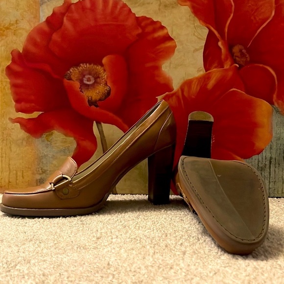 Shoes - Picture 2 of 2